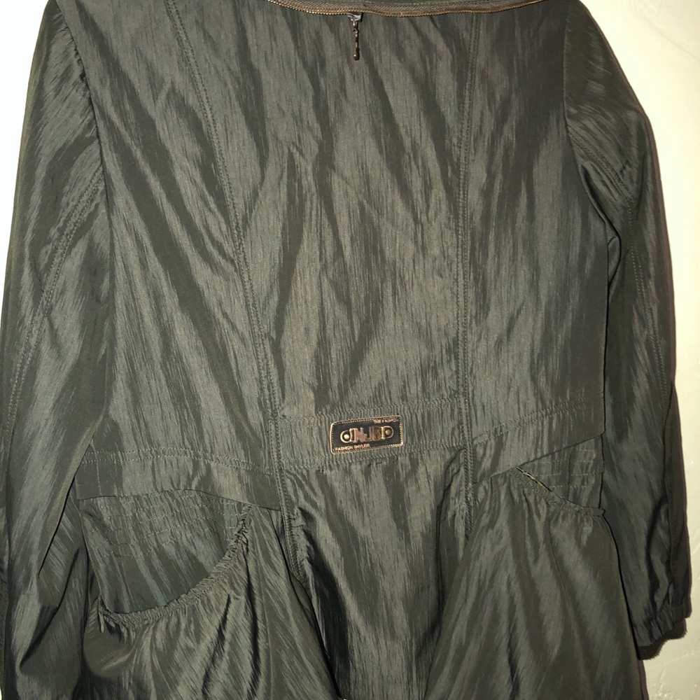 Jacket - Picture 8 of 9